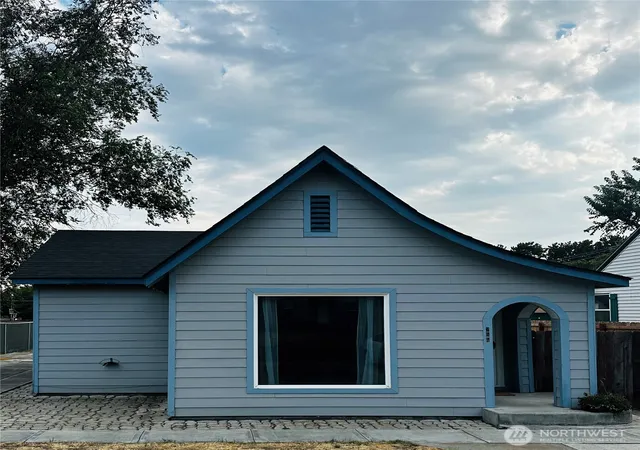 Photo 4 of Single family home for sale at 260 SW 6th Avenue, Ephrata, WA 98823 | MLS# NWM2570428 | Listing updated on 2026-09-23