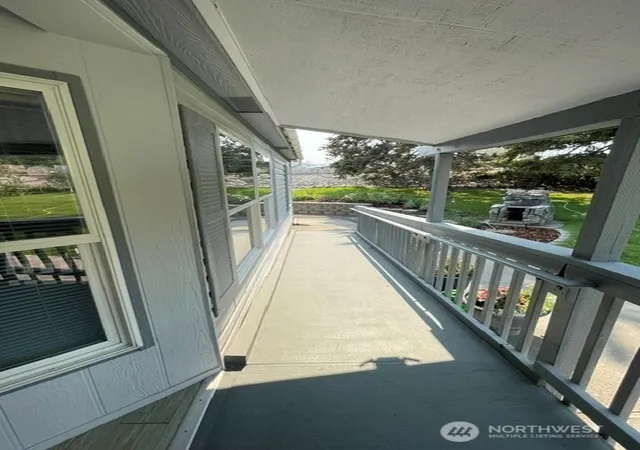 Photo 3 of Manufactured home for sale at 327 Beach St, Pateros, WA 98846 | MLS# NWM2570429 | Listing updated on 2026-09-23