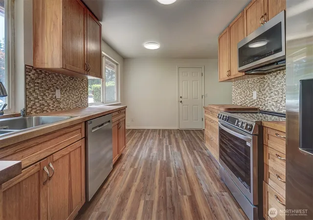 Photo 4 of Single family home for sale at 27019 Woodside Rd NE, Kingston, WA 98346 | MLS# NWM2570431 | Listing updated on 2026-09-23
