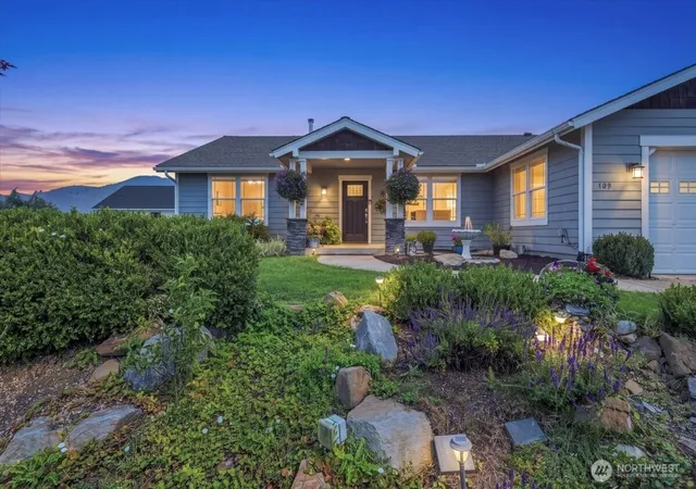 Photo 1 of Single family home for sale at 109 Cascade Pl, Cashmere, WA 98815 | MLS# NWM2570438 | Listing updated on 2026-09-24