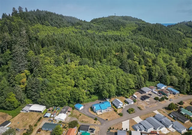 Photo 4 of Condo for sale at 210 Salmon St #5, Clallam Bay, WA 98326 | MLS# NWM2570443 | Listing updated on 2026-09-28