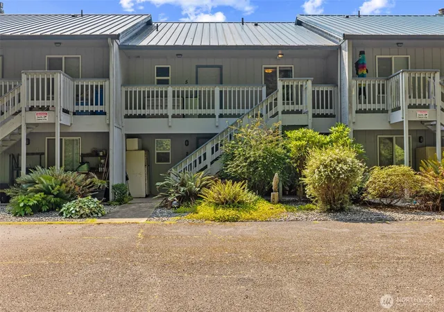 Photo 3 of Condo for sale at 210 Salmon St #5, Clallam Bay, WA 98326 | MLS# NWM2570443 | Listing updated on 2026-09-28