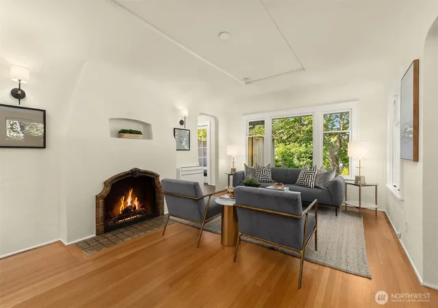 Photo 4 of Single family home for sale at 1703 Ne 73Rd St, Seattle, WA 98115 | MLS# NWM2570451 | Listing updated on 2026-10-01