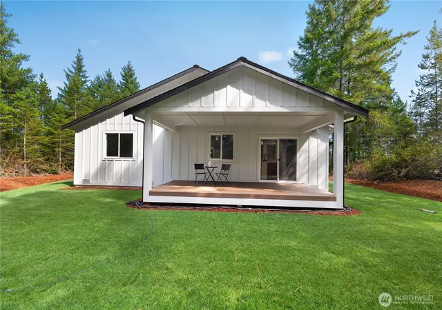Photo 3 of Single family home for sale at 20 E Meadow Mist Pl, Belfair, WA 98528 | MLS# NWM2570463 | Listing updated on 2026-10-01