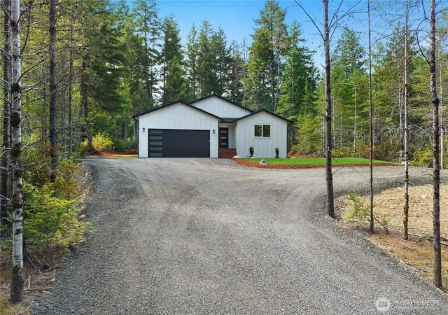 Photo 1 of Single family home for sale at 20 E Meadow Mist Pl, Belfair, WA 98528 | MLS# NWM2570463 | Listing updated on 2026-10-01