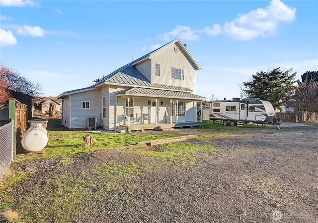 Photo 1 of Single family home for sale at 225 S D, Washtucna, WA 99371 | MLS# NWM2570491 | Listing updated on 2026-10-08