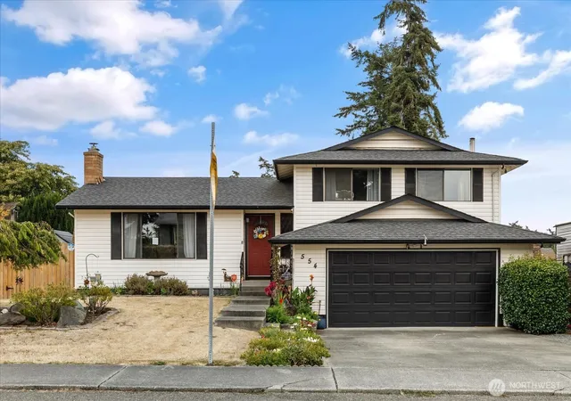 Photo 2 of Sale Pending at 554 Nw Fairhaven Dr, Oak Harbor, WA 98277 | MLS# NWM2570505 | Listing updated on 2026-09-20