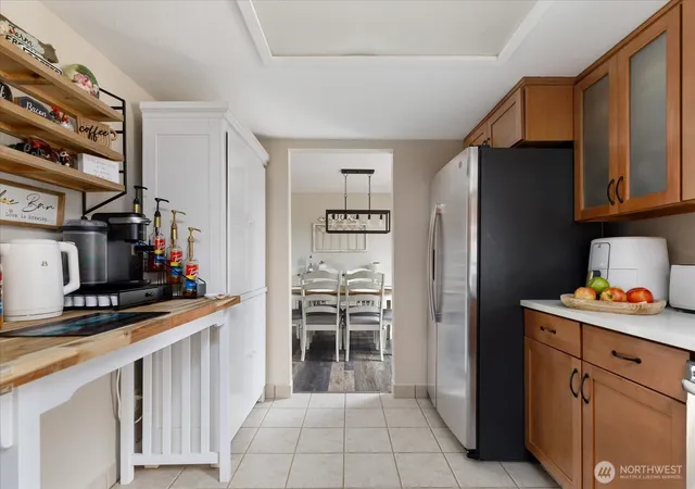 Photo 4 of Sale Pending at 554 Nw Fairhaven Dr, Oak Harbor, WA 98277 | MLS# NWM2570505 | Listing updated on 2026-09-20