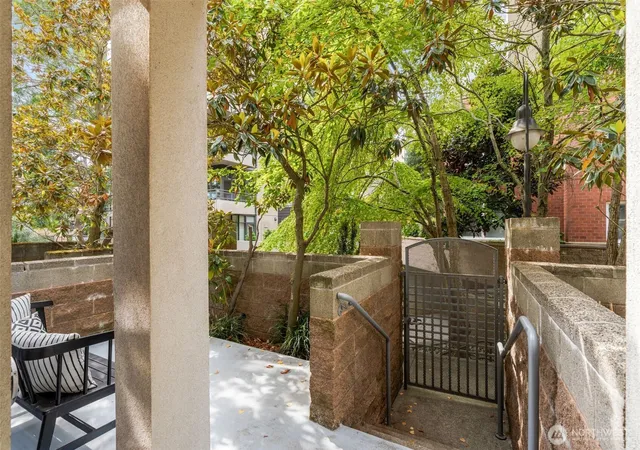 Photo 3 of Townhouse for sale at 10042 Main St #112, Bellevue, WA 98004 | MLS# NWM2570507 | Listing updated on 2026-10-18