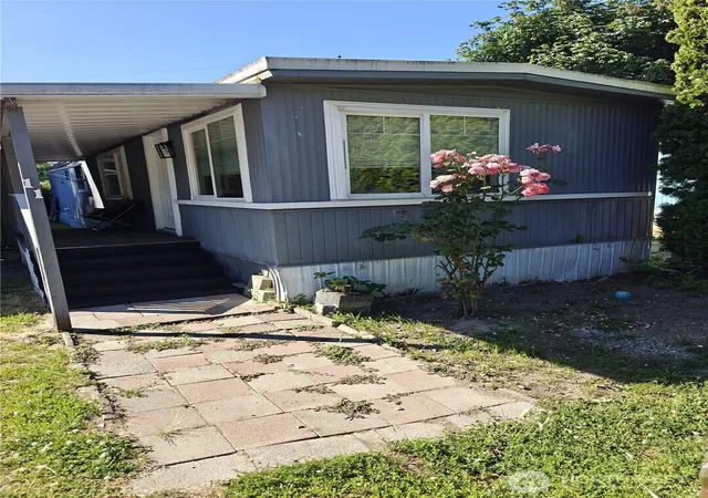 Photo 2 of Manufactured home for sale at 1720 Maple Ln #11, Kent, WA 98030 | MLS# NWM2570508 | Listing updated on 2026-09-23