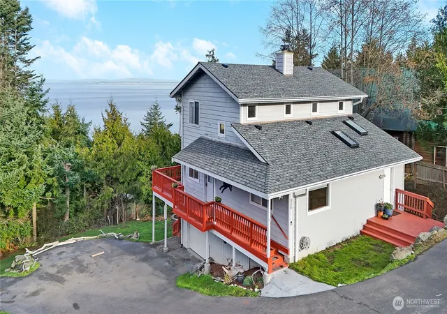 Photo 2 of Single family home for sale at 320 North St, Sequim, WA 98382 | MLS# NWM2570509 | Listing updated on 2026-09-29