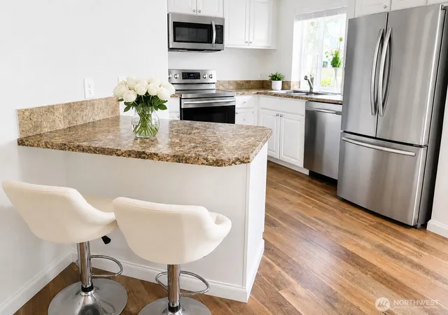 Photo 3 of Condo for sale at 8653 Avondale Rd Ne #D208, Redmond, WA 98052 | MLS# NWM2570520 | Listing updated on 2026-10-02