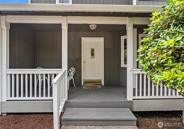 Photo 3 of Single family home for sale at 5047 Carole Dr Ne, Olympia, WA 98516 | MLS# NWM2570521 | Listing updated on 2026-09-22