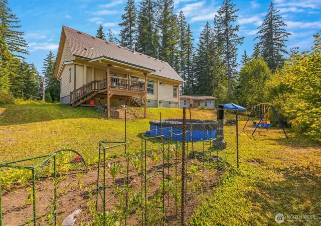 Photo 2 of Manufactured home for sale at 8365 Holly Ln, Maple Falls, WA 98266 | MLS# NWM2570527 | Listing updated on 2026-10-01