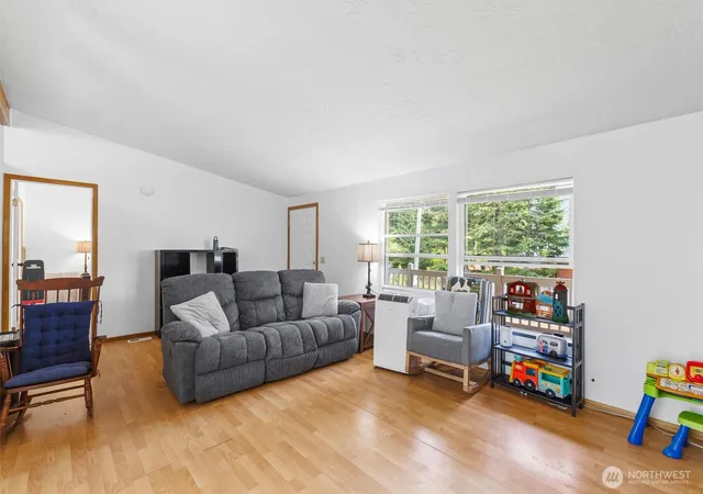 Photo 4 of Manufactured home for sale at 8365 Holly Ln, Maple Falls, WA 98266 | MLS# NWM2570527 | Listing updated on 2026-10-01