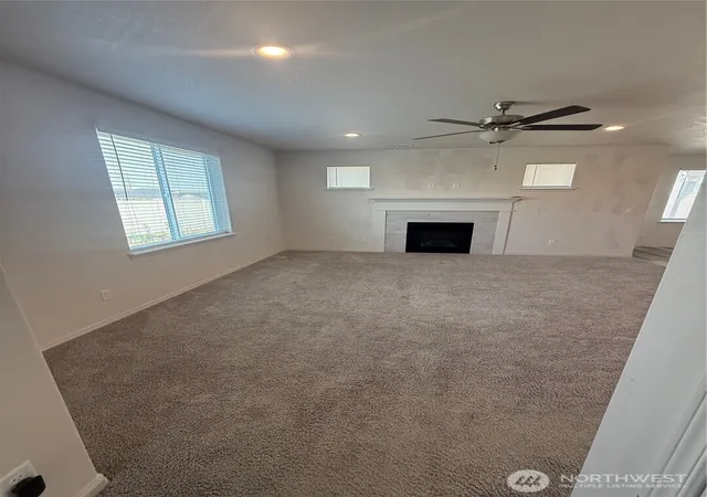 Photo 3 of Single family home for sale at 1124 W Aspen Rd, Moses Lake, WA 98837 | MLS# NWM2570529 | Listing updated on 2026-09-23