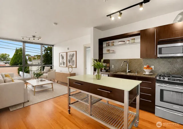 Photo 4 of Condo for sale at 530 Broadway E #210, Seattle, WA 98102 | MLS# NWM2570530 | Listing updated on 2026-09-24