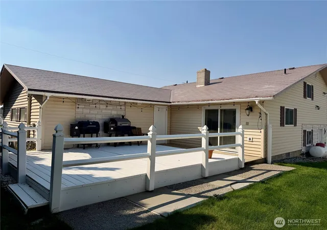 Photo 2 of Single family home for sale at 615 Se Mitchum St, Wilbur, WA 99185 | MLS# NWM2570536 | Listing updated on 2026-09-23