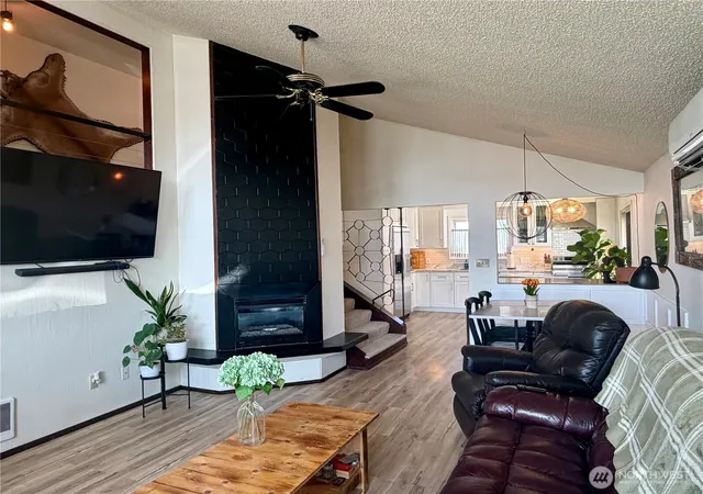 Photo 4 of Single family home for sale at 615 SE Mitchum St, Wilbur, WA 99185 | MLS# NWM2570536 | Listing updated on 2026-09-23