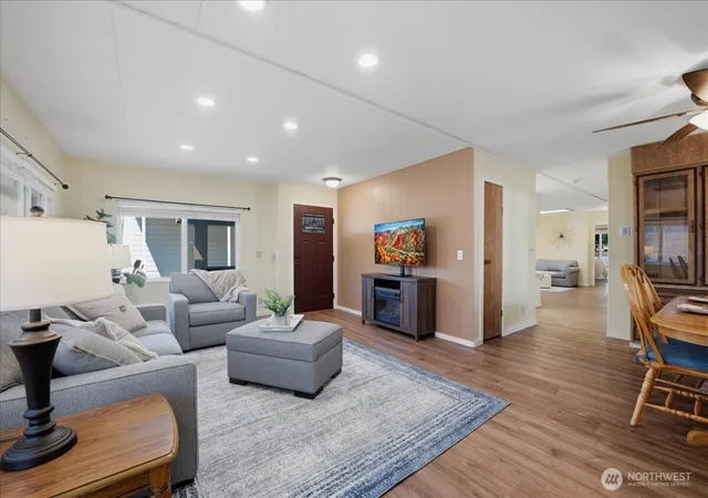 Photo 4 of Sale Pending at 815 124th Street SW #151, Everett, WA 98204 | MLS# NWM2570543 | Listing updated on 2026-09-25