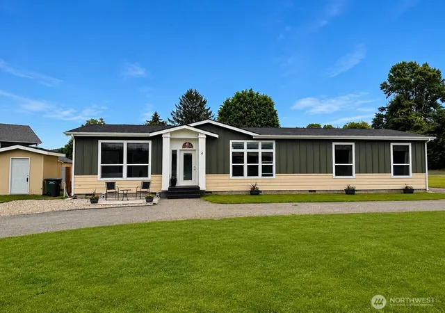 Photo 1 of Manufactured home for sale at 4 Nature Loop, Cathlamet, WA 98612 | MLS# NWM2570545 | Listing updated on 2026-09-23
