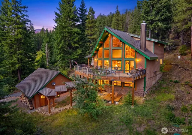 Photo 1 of Single family home for sale at 301 Carillon Cove Dr, Ronald, WA 98940 | MLS# NWM2570551 | Listing updated on 2026-09-29