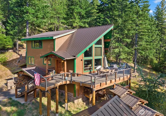 Photo 3 of Single family home for sale at 301 Carillon Cove Dr, Ronald, WA 98940 | MLS# NWM2570551 | Listing updated on 2026-09-29