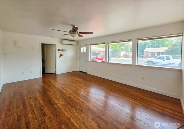 Photo 4 of Single family home for sale at 1433 Boyer Ave, Walla Walla, WA 99362 | MLS# NWM2570554 | Listing updated on 2026-09-23