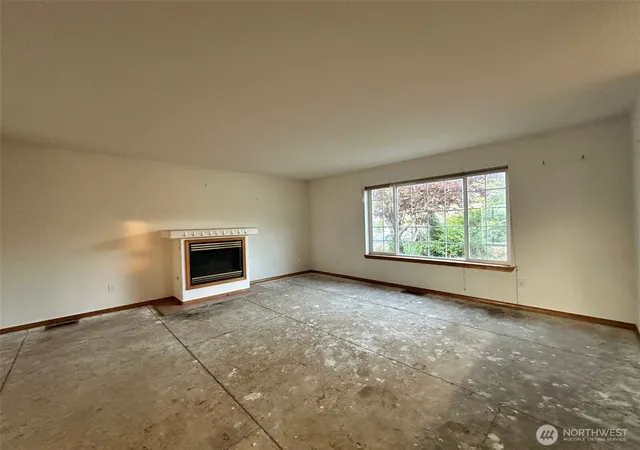 Photo 3 of Single family home for sale at 2111 Laurel St, Shelton, WA 98584 | MLS# NWM2570571 | Listing updated on 2026-10-01