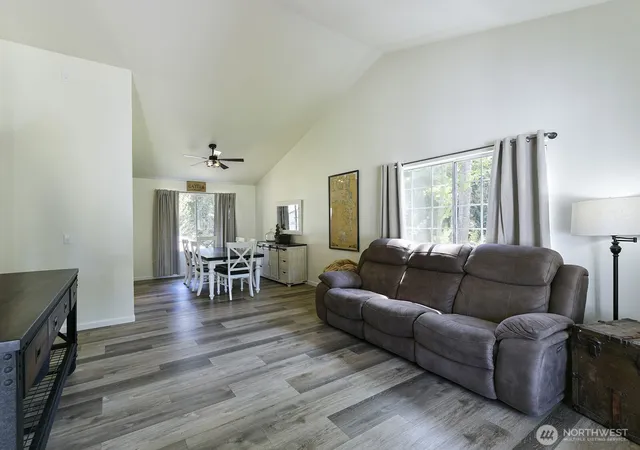 Photo 4 of Sale Pending at 20911 111th Street Ct E, Bonney Lake, WA 98391 | MLS# NWM2570572 | Listing updated on 2026-09-21