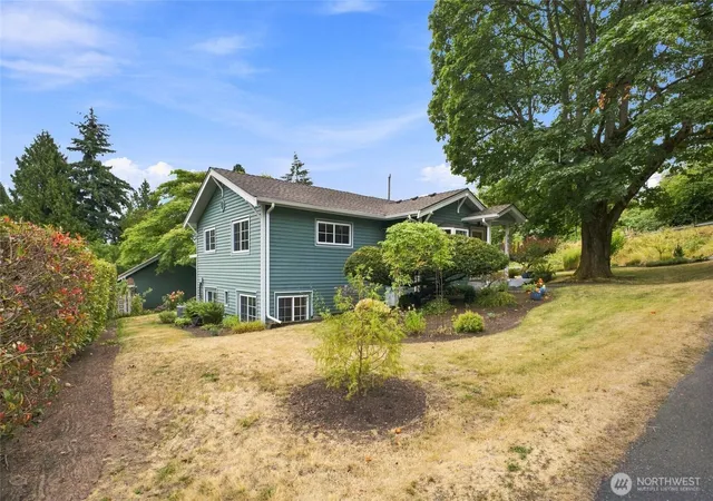Photo 4 of Single family home for sale at 9854 Occidental Ave S, Seattle, WA 98108 | MLS# NWM2570585 | Listing updated on 2026-09-23