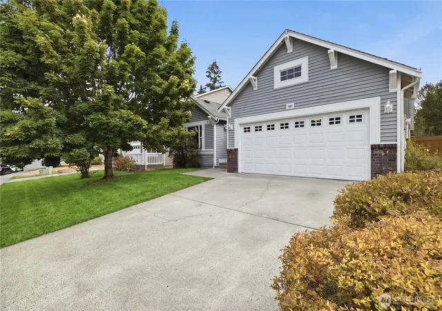 Photo 3 of Single family home for sale at 17405 85th Avenue Ct E, Puyallup, WA 98375 | MLS# NWM2570591 | Listing updated on 2026-09-23