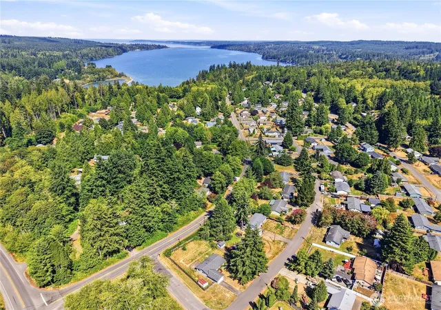 Photo 4 of Sale Pending at 27069 Meadow Cir NE, Kingston, WA 98346 | MLS# NWM2570594 | Listing updated on 2026-10-01