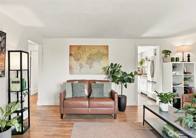 Photo 3 of Single family home for sale at 512 Bronson Pl NE, Renton, WA 98056 | MLS# NWM2570618 | Listing updated on 2026-09-23