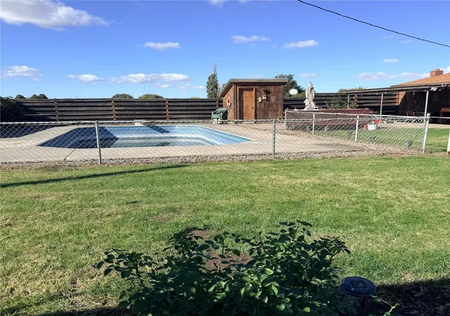 Photo 3 of Single family home for sale at 580 Rose St Ne, College Place, WA 99324 | MLS# NWM2570627 | Listing updated on 2026-10-10