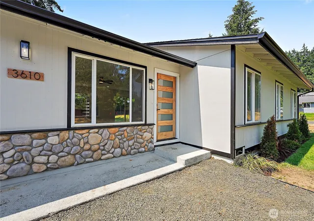 Photo 3 of Sale Pending at 3610 Branson Dr SE, Port Orchard, WA 98366 | MLS# NWM2570635 | Listing updated on 2026-09-23