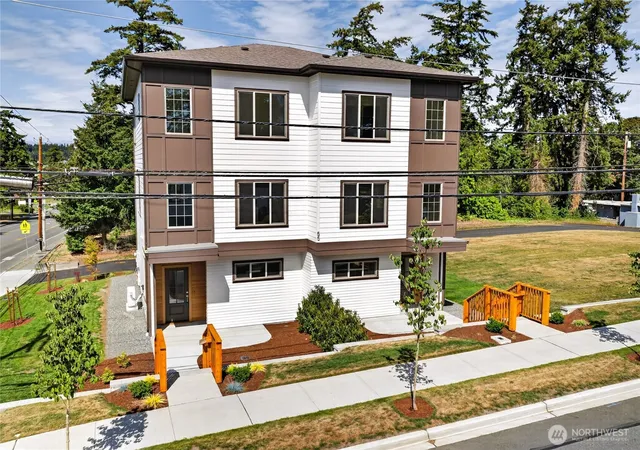 Photo 1 of Single family home for sale at 55 Ne Kettle St #A2, Oak Harbor, WA 98277 | MLS# NWM2570637 | Listing updated on 2026-09-23