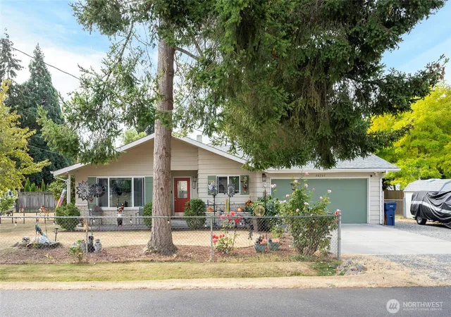 Photo 1 of Single family home for sale at 28705 14th Avenue S, Federal Way, WA 98003 | MLS# NWM2570652 | Listing updated on 2026-09-23