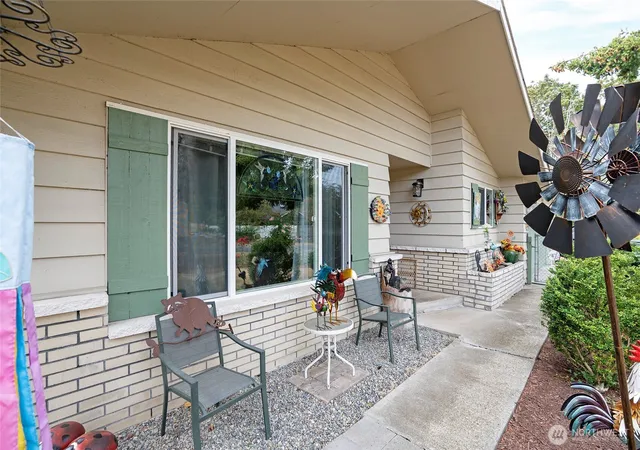 Photo 3 of Single family home for sale at 28705 14th Avenue S, Federal Way, WA 98003 | MLS# NWM2570652 | Listing updated on 2026-09-23