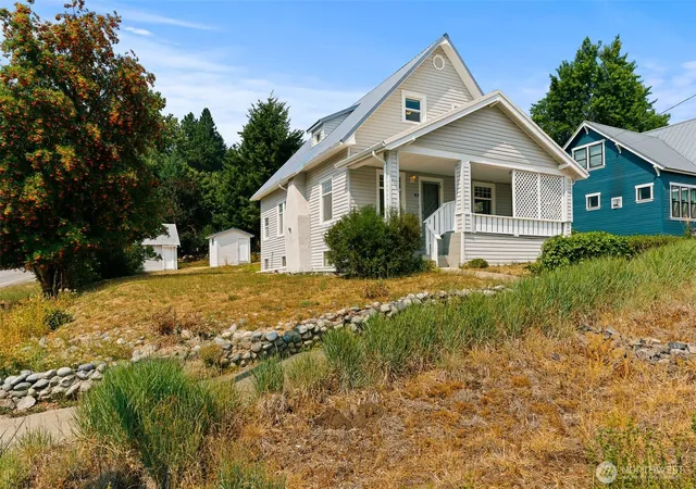 Photo 1 of Single family home for sale at 101 E Utah Ave, Roslyn, WA 98941 | MLS# NWM2570661 | Listing updated on 2026-09-24