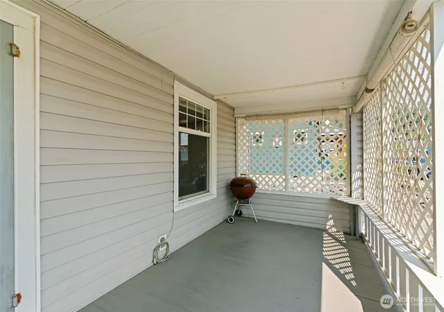 Photo 3 of Single family home for sale at 101 E Utah Ave, Roslyn, WA 98941 | MLS# NWM2570661 | Listing updated on 2026-09-24
