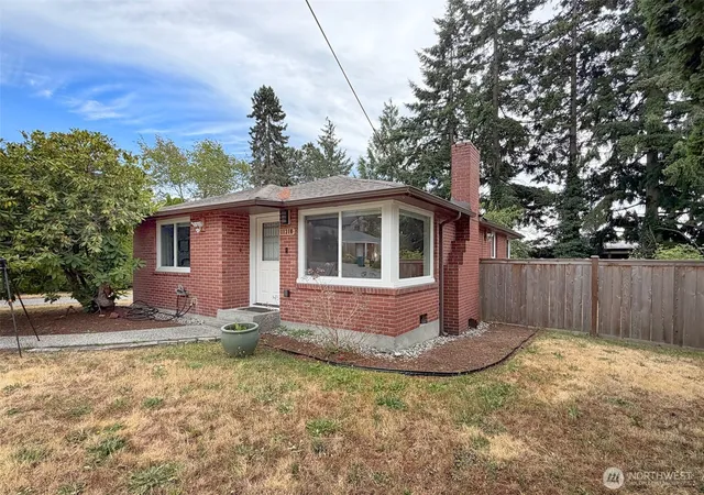 Photo 1 of Sale Pending at 11310 5th Avenue Ne, Seattle, WA 98125 | MLS# NWM2570663 | Listing updated on 2026-09-25