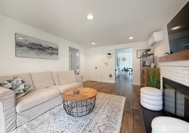 Photo 3 of Sale Pending at 11310 5th Avenue Ne, Seattle, WA 98125 | MLS# NWM2570663 | Listing updated on 2026-09-25