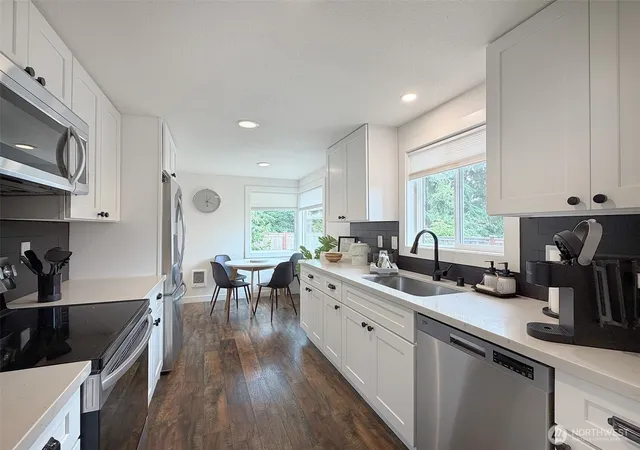 Photo 3 of Sale Pending at 11310 5th Avenue NE, Seattle, WA 98125 | MLS# NWM2570663 | Listing updated on 2026-09-25