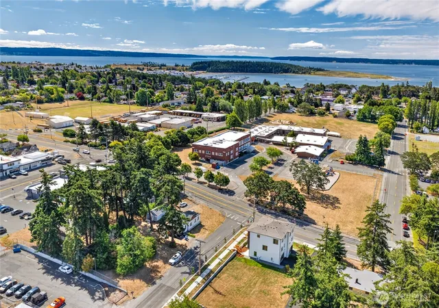 Photo 2 of Single family home for sale at 55 Ne Kettle St #A1, Oak Harbor, WA 98277 | MLS# NWM2570664 | Listing updated on 2026-09-23