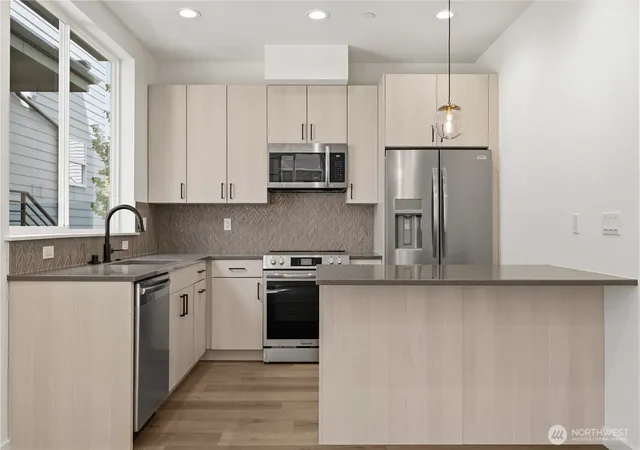 Photo 4 of Townhouse for sale at 2230 NW D 60th St, Seattle, WA 98107 | MLS# NWM2570666 | Listing updated on 2026-10-01