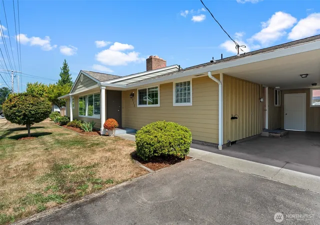 Photo 1 of Sale Pending at 911 11th Street Nw, Puyallup, WA 98371 | MLS# NWM2570683 | Listing updated on 2026-10-01