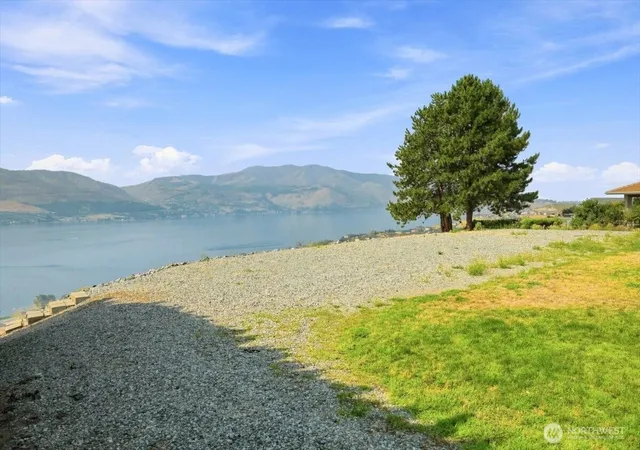 Photo 4 of Land for sale at 125 Highpoint Ln, Chelan, WA 98816 | MLS# NWM2570693 | Listing updated on 2026-09-23