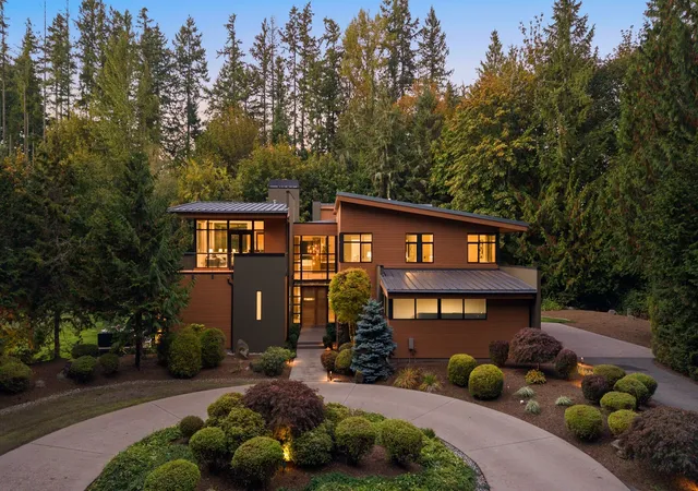 Photo 2 of Mansion for sale at 2058 250th Place Ne, Sammamish, WA 98074 | MLS# NWM2570694 | Listing updated on 2026-10-26