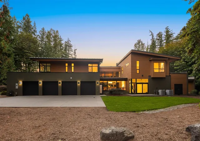 Photo 3 of Mansion for sale at 2058 250th Place Ne, Sammamish, WA 98074 | MLS# NWM2570694 | Listing updated on 2026-10-26